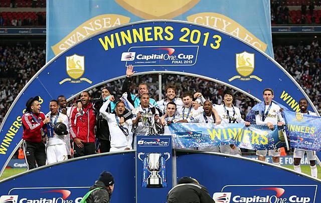 Swansea-ünnep: megnyerte a Ligakupát a walesi csapat (Fotó: Reuters)