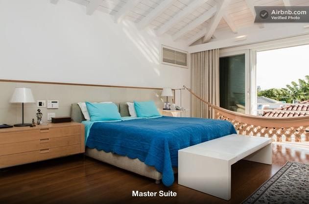 Hálószoba egy függőággyal kiegészítve (Forrás: Airbnb)