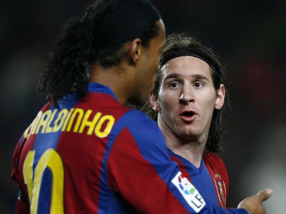 Ronaldinho szerint senki sem lehet érdemes Messi után a tízes mezszámra (Fotó: AFP)