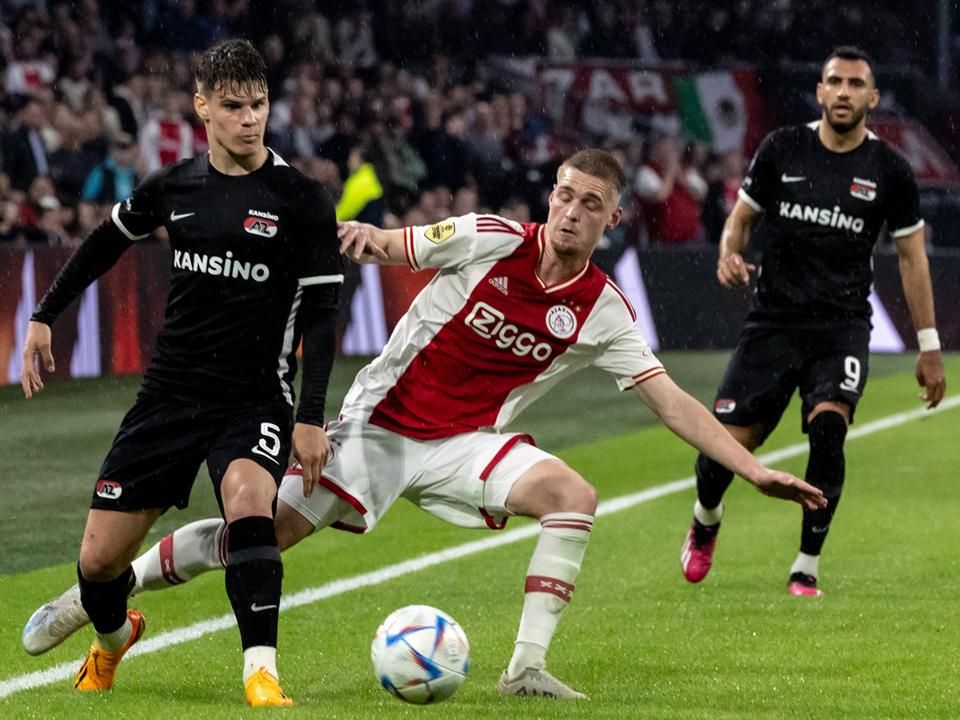 Kerkez Milos küzd az Ajax ellen (Fotó: Árvai Károly)