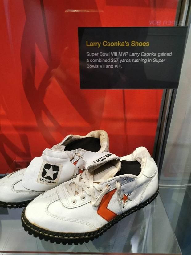 Az 1974-es döntő MVP-je, Larry Csonka cipője