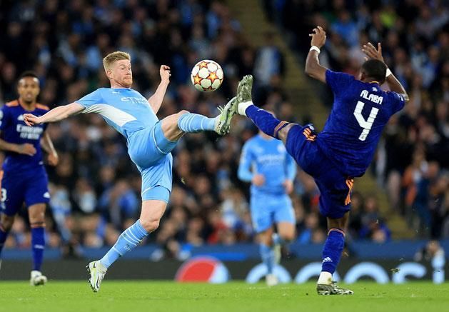 The clash between City and Real Madrid brought a great match and seven goals. Kevin De Bruyne (left) scored the first goal. (Photo: Reuters)