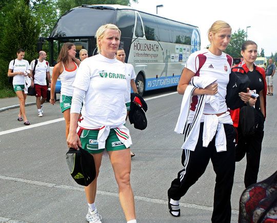 Elszántan érkeztek a magyar csapat tagjai a tegnapi edzésre (Fotó: Korponai Tamás)