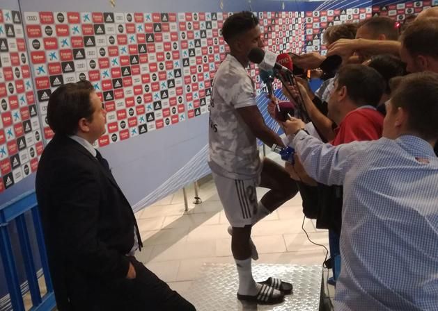 A meccs után az újságírókhoz az ifjú Rodrygót küldték ki, és ő becsülettel állta a kérdéseket