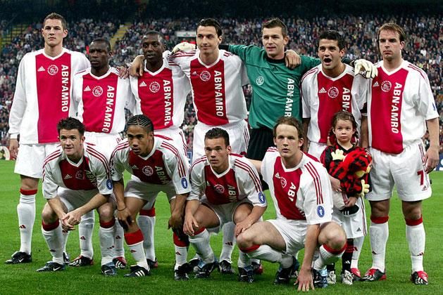 Yakubu (álló sor, balról a második) többek között Ibrahimovicnak és Sneijdernek is csapattársa volt (Fotó: ad.nl)