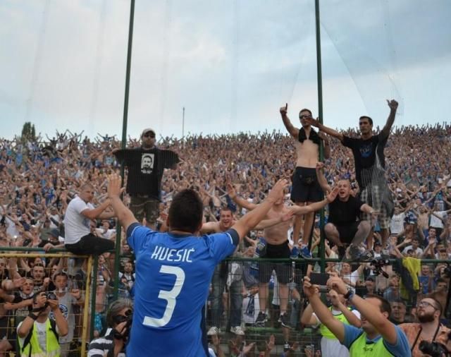 A bosnyák játékosok a szurkolókkal ünnepeltek (Fotó: klix.ba)