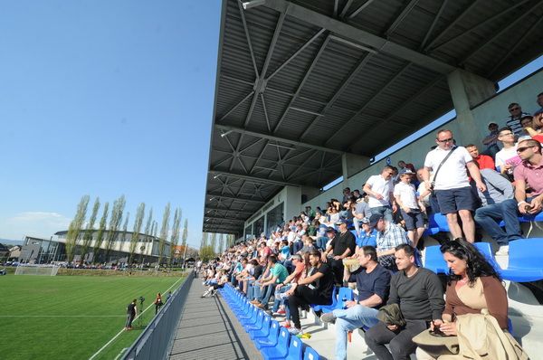 Felavatták a kozármislenyi stadiont (Fotó: Laufer László/bama.hu)