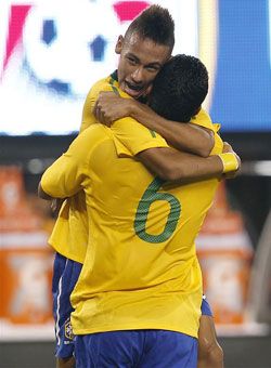 Neymar és André Santos (6) öröme