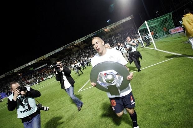 Az Olympique Lyonnal négyszer lett bajnok s egyszeres kupagyőztes