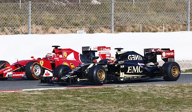 Räikkönen elégedett a Ferrarival – itt tegnap Maldonado mellett