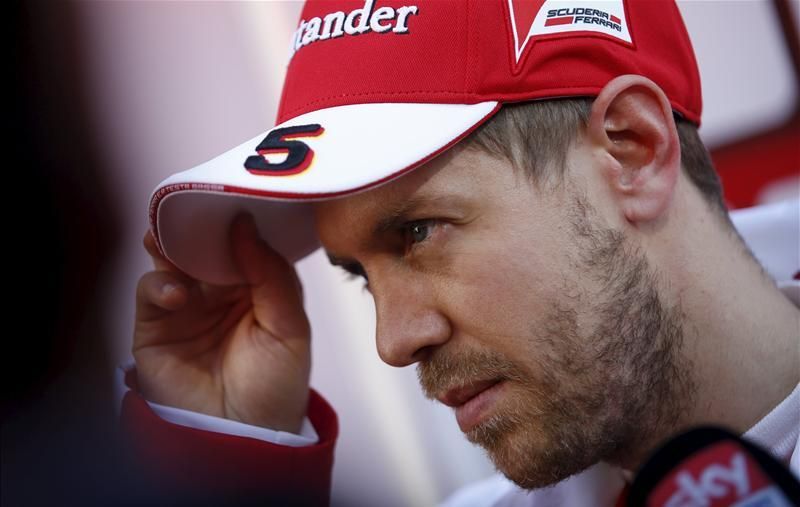 Sebastian Vettel támadná a Mercedeseket, a Ferrari teljes támogatását élvezi