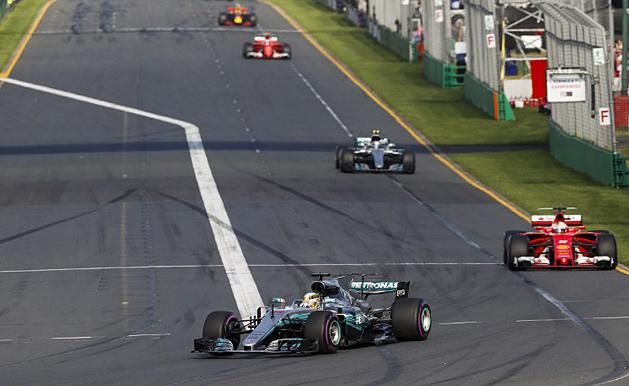 A verseny elején még minden rendben volt a Mercedesnél
