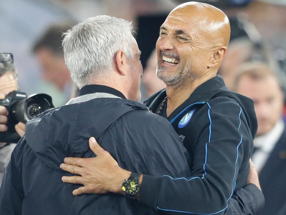 Mourinho és Spalletti kedélyesen vezette fel a mérkőzést, amely végén az olasz tréner örülhetett (Fotó: AFP)