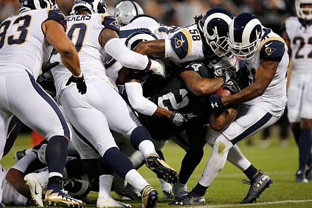 A Rams-védelem nem kegyelmezett a Raidersnek (Fotó: ESPN)