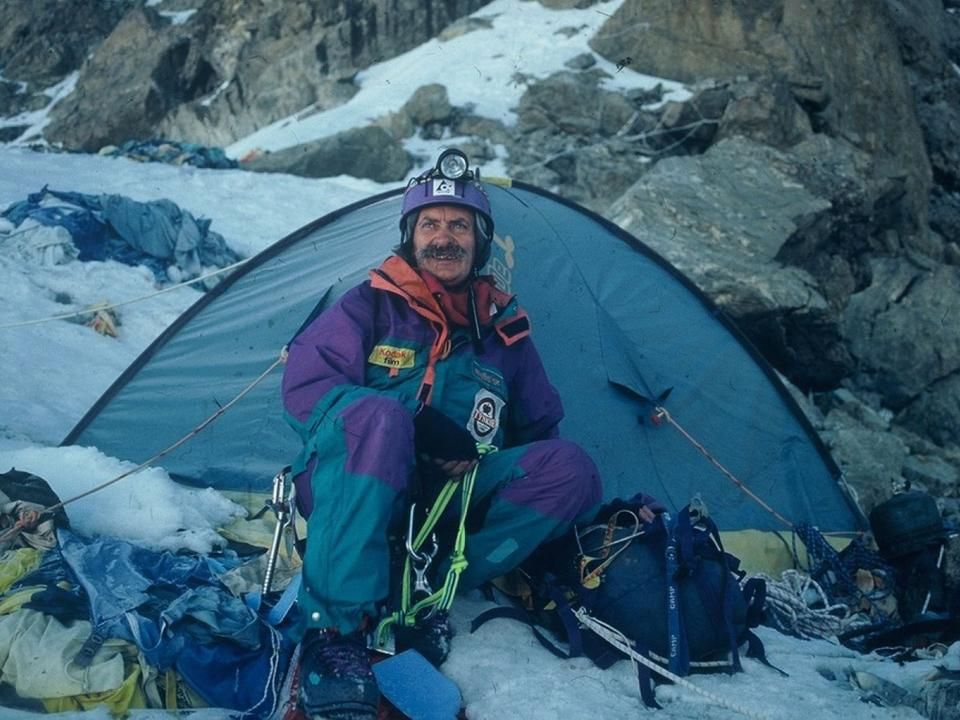 Krzysztof Wielicki 1996-ban a Nanga Parbaton teljesítette a Himalája Koronája-küldetést, azaz feljutott mind a tizennégy nyolcezer méter feletti hegycsúcsra