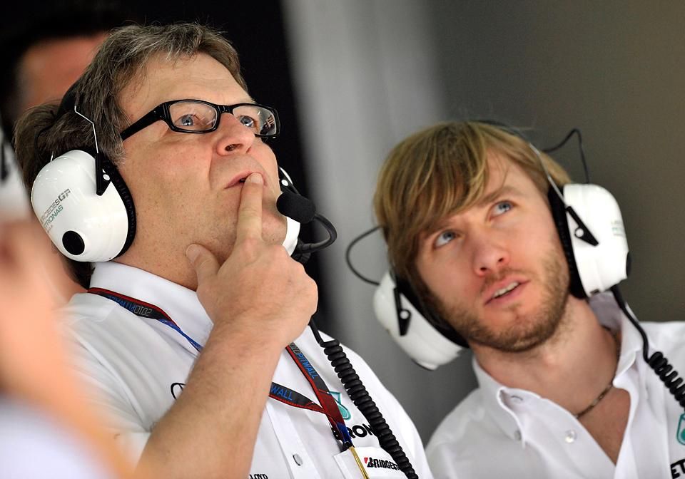 Norbert Haugnak (balra) sok fejfájást okozott a Mercedes (Fotó: AFP)
