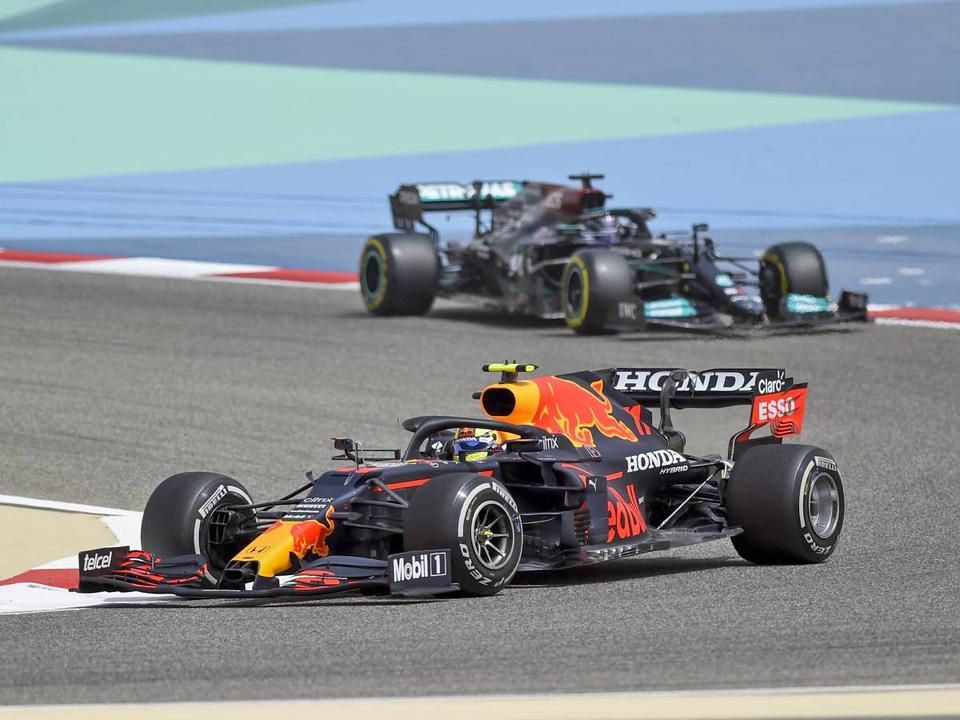 A Red Bull végre erősen kezd, vagy a Mercedes azonnal visszavág Bahreinben? (Fotó: AFP)