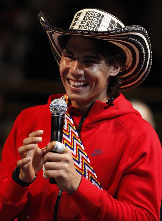Rafa Nadal hagyományos kolumbiai kalapban (forrás: lavozlibre.com)