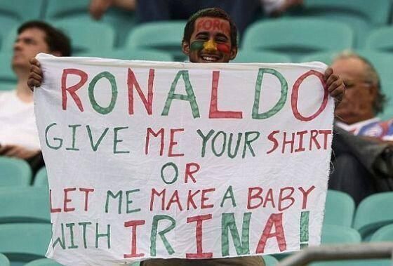 A választás Ronaldóé: vagy egy mez tőle, vagy egy baba Irinától (Forrás: 101greatgoals.com)