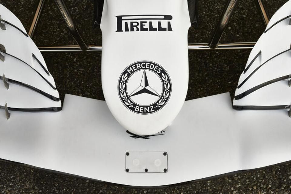 Tombol a retró láz a Mercedesnél (Fotó: Mercedes AMG F1)