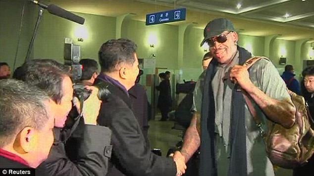 Örömteli találkozás. Rodman és Kim Dzsong Un (forrás: Daily Mail)