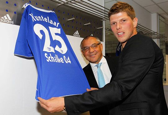 Huntelaar a 25-ös mezt választotta (Fotó: www.schalke04.de)