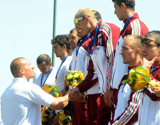 Storcz Botond gratulál (Fotó: Czagány Balázs)