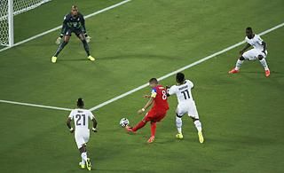 Clint Dempsey a korai gólt lövi (Fotó: Reuters)