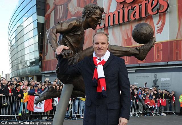 Dennis Bergamp a Clock End alatt most már saját magával is találkozhat (Fotó: Arsenal)