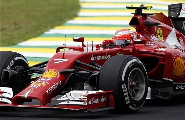 Kimi Räikkönen élvezi a száguldást Interlagosban, bár a 10. rajthellyel nem elégedett