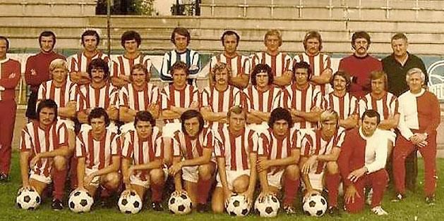 Diósgyőri csapatkép 1975–76-ból, Csányi József a középső sor jobb szélén
