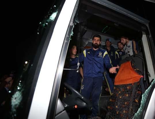 A Fener csapatbusza a támadás után (Fotó: fenerbahce.org)