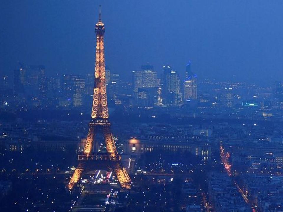 Párizsban a kiesés után késsel támadt egy szurkolóra a taxisofőr (Fotó: Sky Sports)