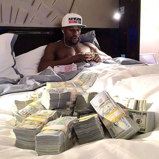 Floyd Mayweather felajánlásával 1.2 millió dollárt nyerhet – vagy mégsem (Fotó: Facebook/Floyd Mayweather CEO)