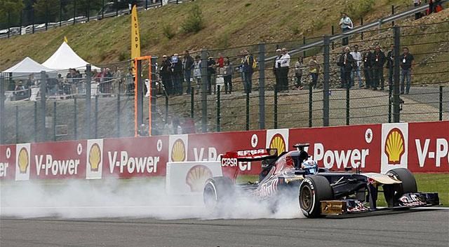 A szabadedzéseken remekélő Vergne kiesése nagy meglepetés volt, a Toro Rosso pórul járt