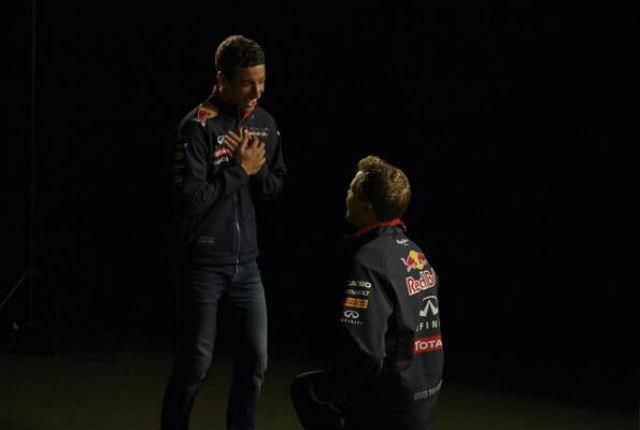 A Red Bull Racing F1-es csapatnál sem feledkeztek meg Valnetin napjáról - osztozzatok a szeretetben, üzente egy vicces képpel az istálló Twitter-oldala