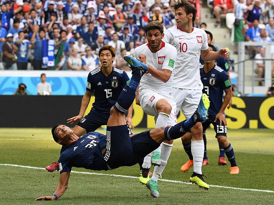 Japán kikapott és a végén csalta a futballt – de így is továbbment (Fotó: AFP)