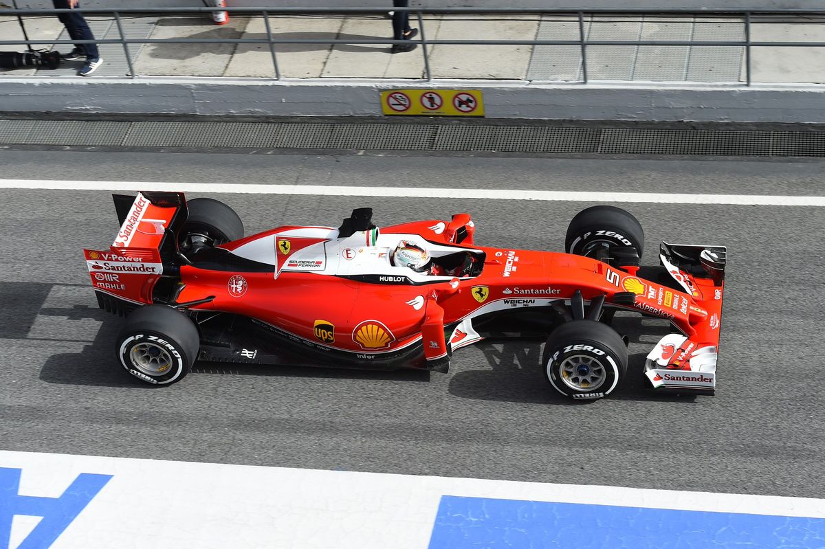 Az éllovas Vettel ismét a pályán. Felülről még szokni kell a Ferrari festését