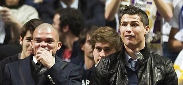 CR és Pepe most tudta meg, hogy a Barca nem igazolhat a következő szezonban (Fotó: 101greatgoals.com)