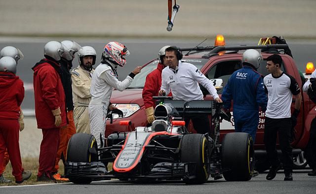 Button és a McLarent „mentő” csapat
