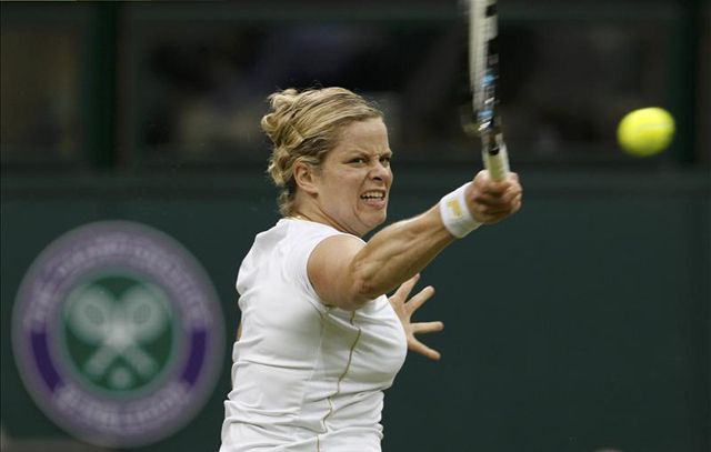 Kim Clijsters csúnya zakót kapott utolsó wimbledoni tornáján (Fotó: Action Images)