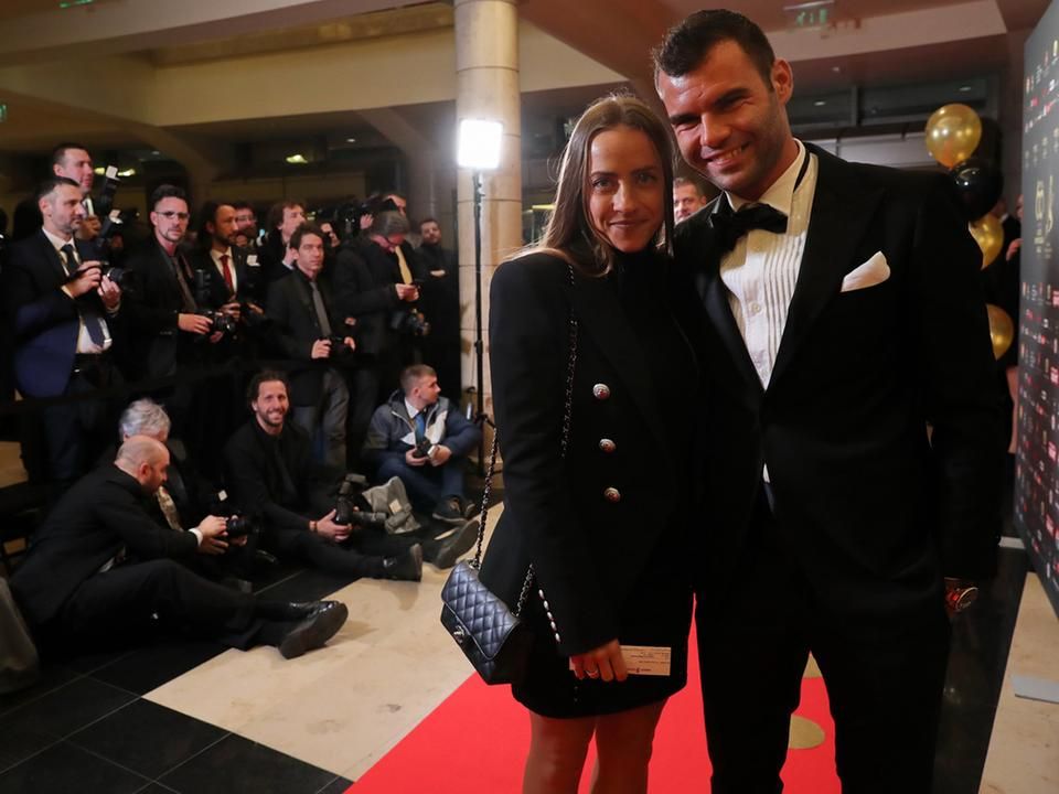 Nikolics Nemanja és felesége. Nikolics kapta az év legjobb férfi labdarúgójának járó díjat (Fotó: Tumbász Hédi)