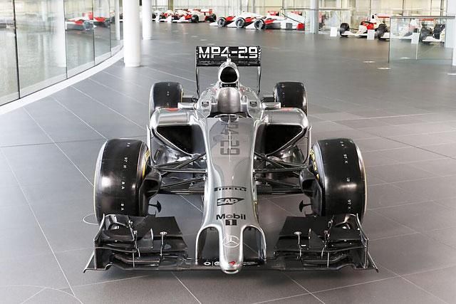 A McLaren is a hegyes orrú megoldást választotta