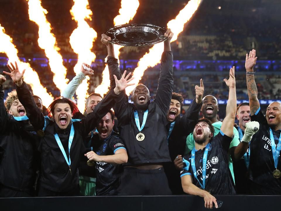 A 9.58-as számú játékos, Usain Bolt emelhette magasba a trófeát – KÉPGALÉRIA ITT (Fotó: Getty Images)