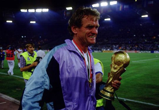 Játékosként és a szakmai stáb tagjaként is világbajnok: Sepp Maier az 1990-es vb-döntő után (Fotó: Action Images, archív)