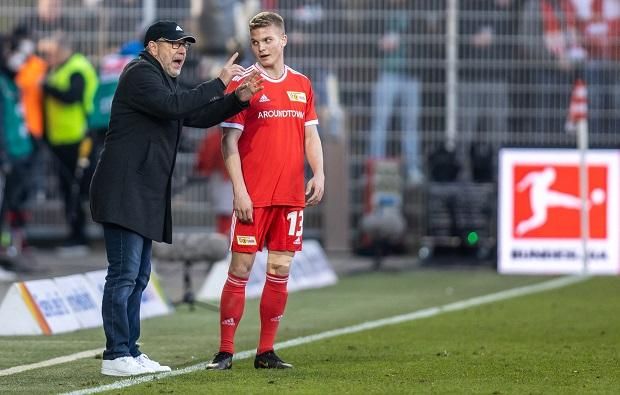 Az Union Berlin vezetőedzője, Urs Fischer is elégedett a teljesítményével (Fotó: AFP)