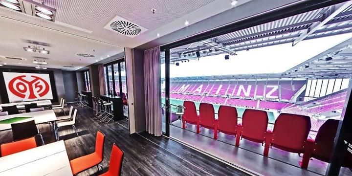 A stadion egyik VIP páholya. A képre kattintva szétnézhet odabent! (Forrás: facebook.com/1fsvmainz05)