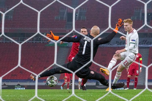2020. november 15.: Kalmár Zsolt második gólja a válogatottban. A Szerbia elleni Nemzetek Ligája-meccs 39. percében egyenlített Marko Dmitrovics kapus mellett (Fotó: Szabó Miklós)