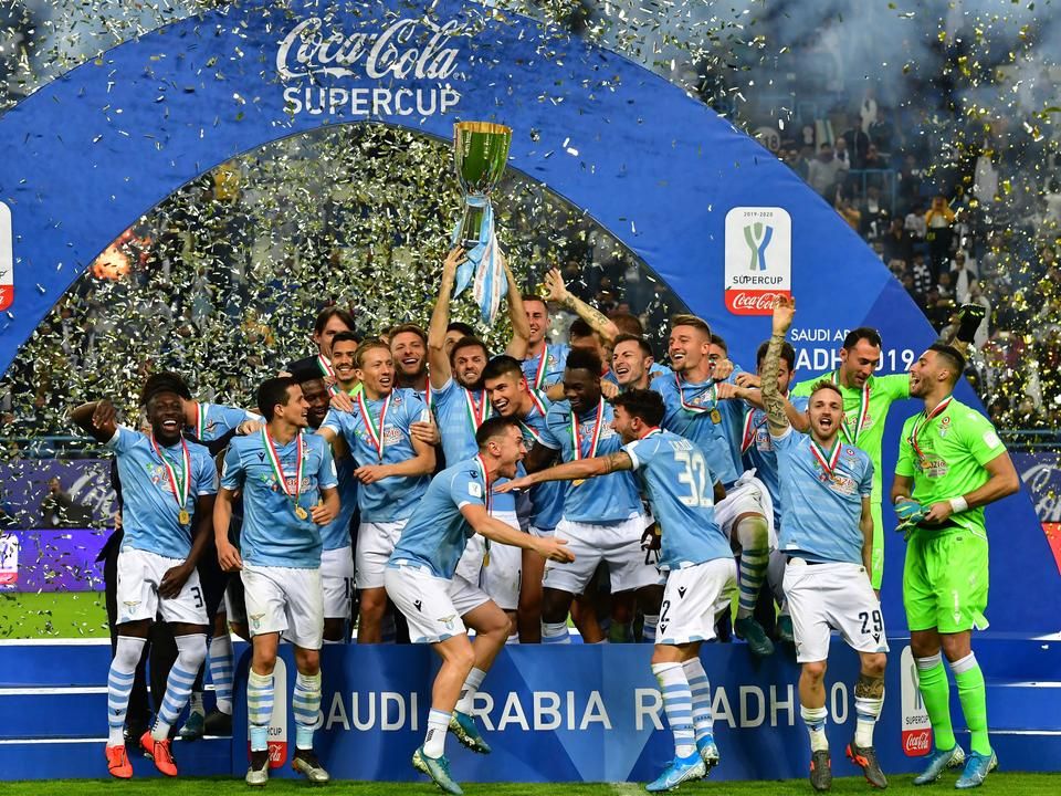 A Lazio ünnepelhetett a lefújás után (Fotó: AFP)