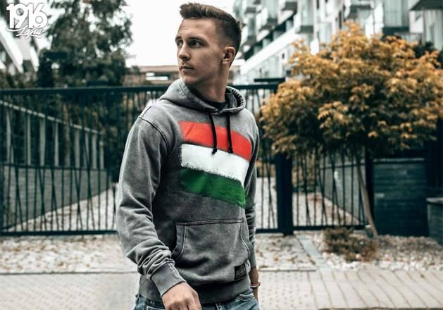 A tavasszal kölcsönben már ismét a Ferencvárosban játszó Nagy Dominik is a Legia termékeit reklámozza (Fotó: sklep.legia.com/lifestyle)